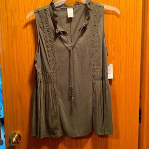 Terra & sky ruffle neck tank